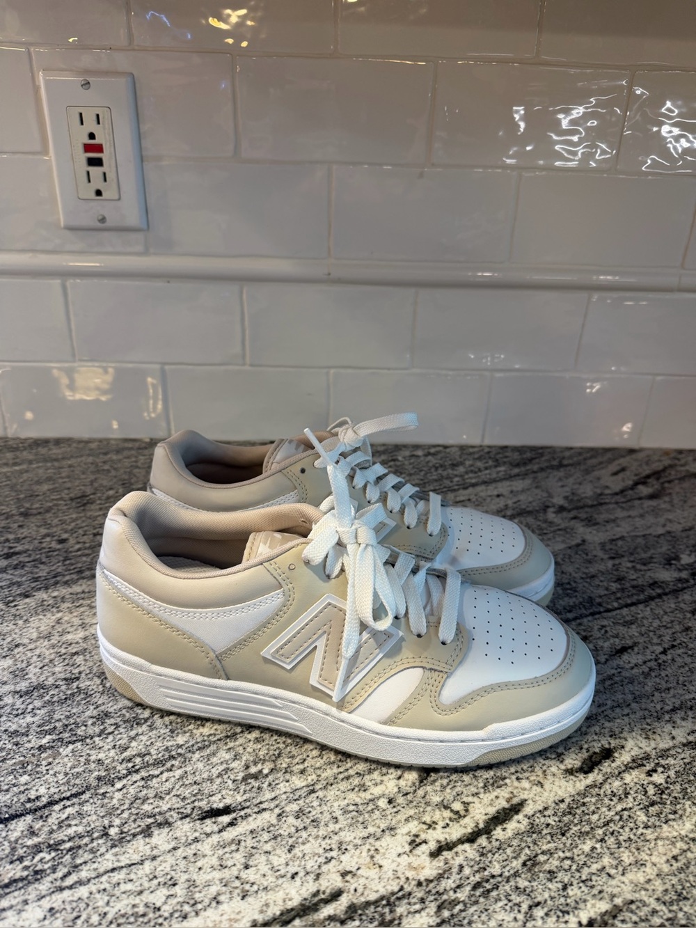 Men’s New Balance 480 Size 6.5/Women’s 8